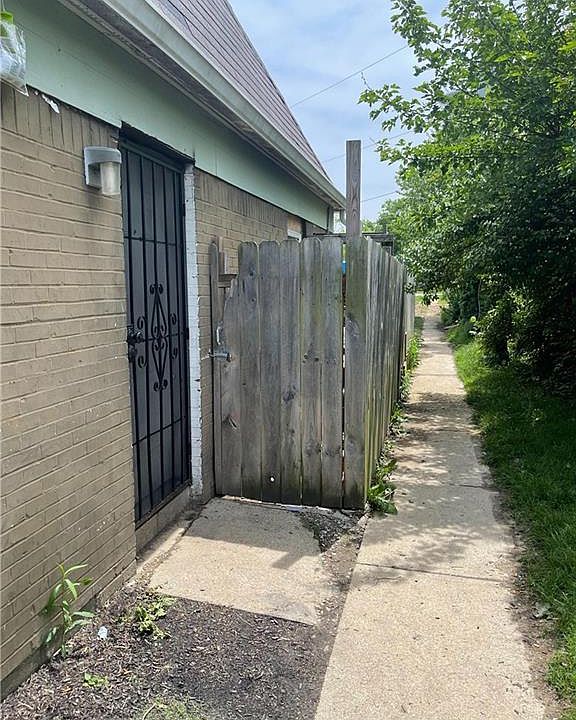 2nd image of 4032 N Brentwood Dr