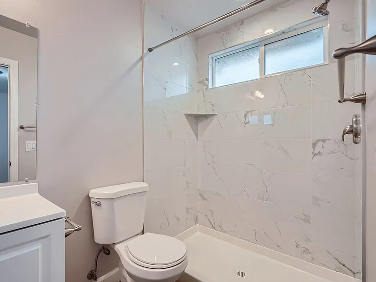 Newer 3 Bedroom House & 2 Bedroom Granny Flat Close to SDSU — Photo 6