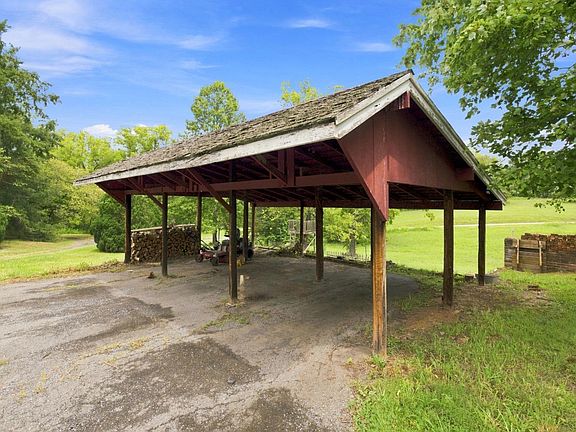 69th image of 841 Earley Farm Rd