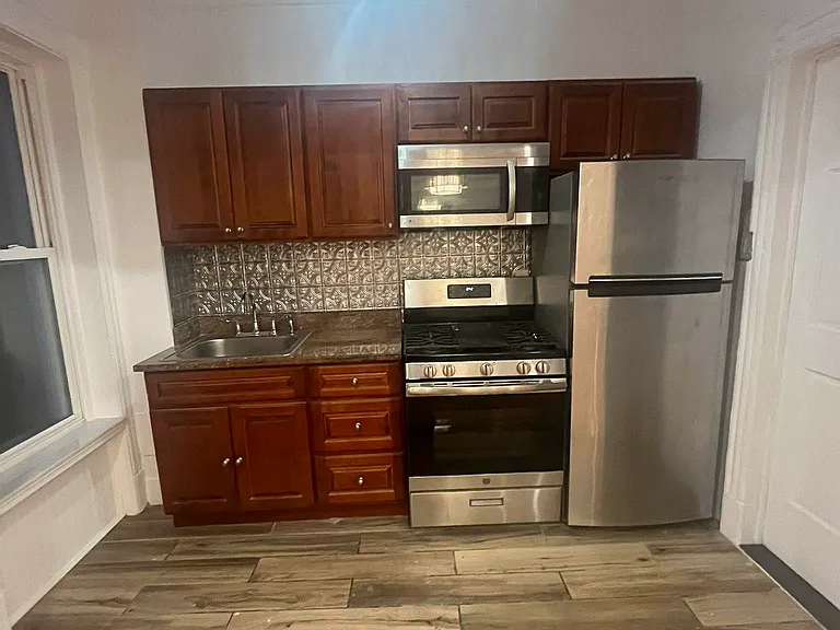 517 Bainbridge St #TOP — Photo 8