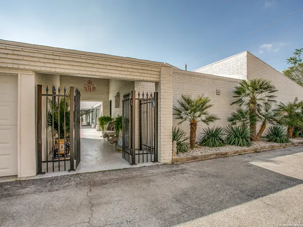 500 SHERATON DR, Terrell Hills, TX 78209