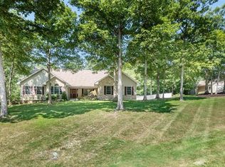 833 Golden Meadows Dr, Defiance, MO