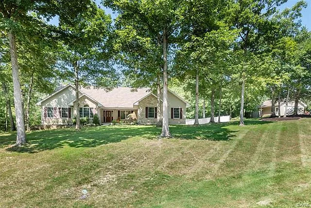 833 Golden Meadows Dr photo 1