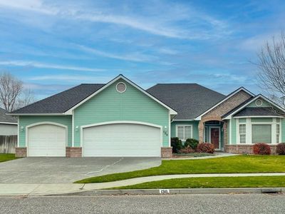 130 Mesa Dr, Richland, WA, 99352