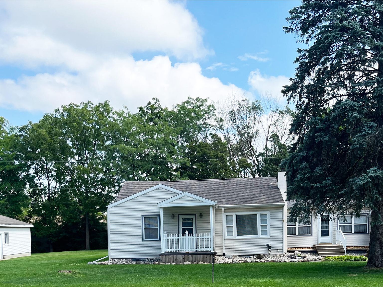 2911 Emerald Dr, Kalamazoo, MI 49001 MLS 23032076 Zillow