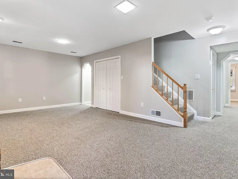 2148 Colonel Way — Photo 31