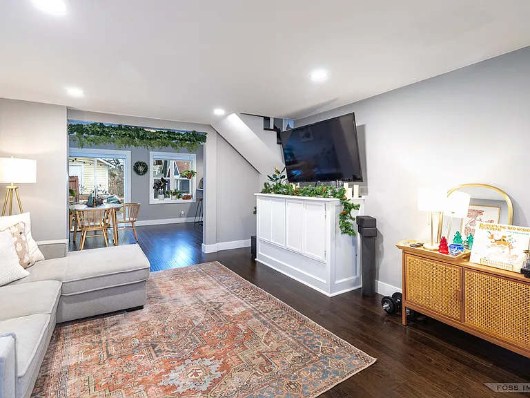 308 S Baldwin St — Photo 10