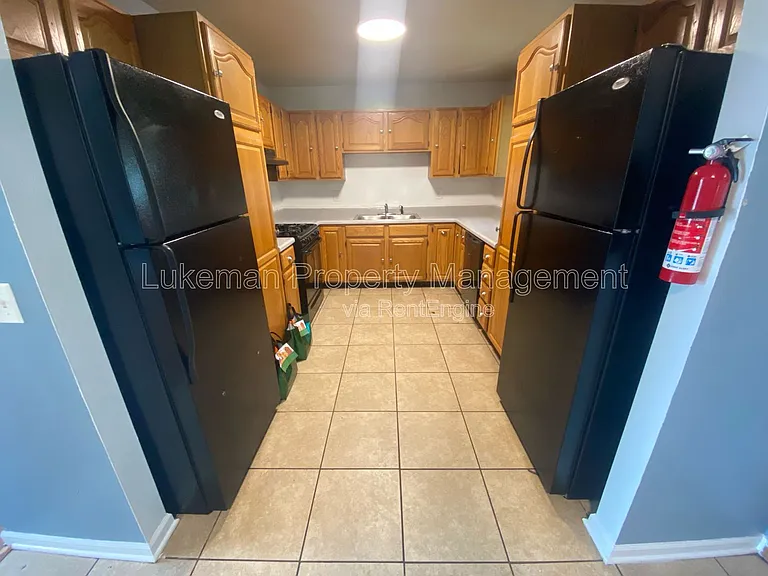 1201 Lafayette Ave — Photo 15