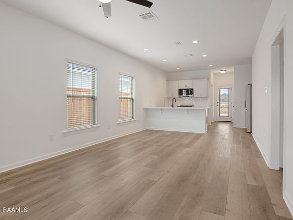 2nd image of 104 Ridgedale Aly