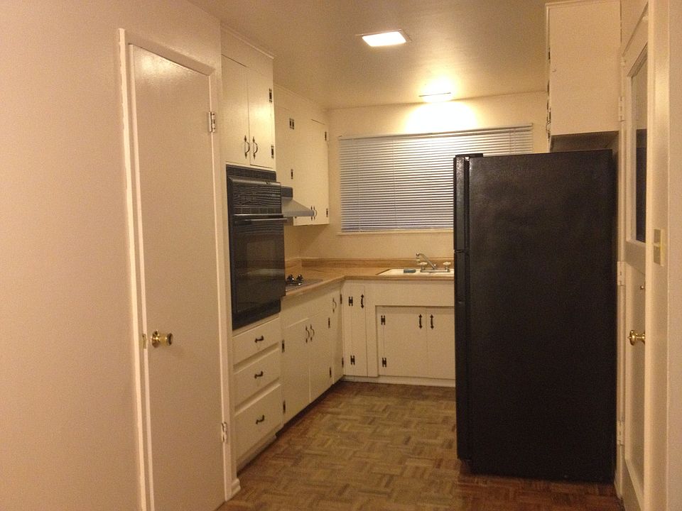2nd image of 144 NE 130th St