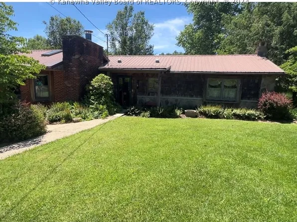 525 Elm St, Hurricane, WV 25526