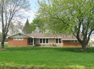 3901 County Farm Rd, Salem, IL 62881