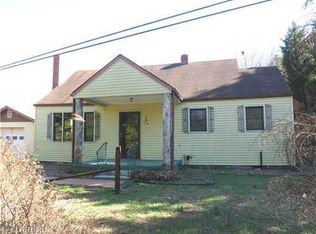 1706 Greymar Dr, Walkertown, NC 27051