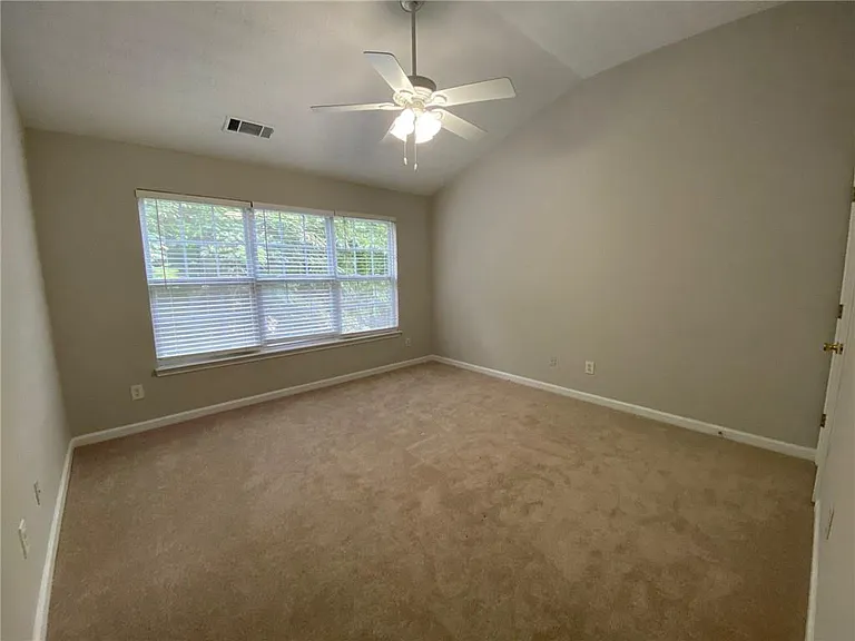677 Kenridge Dr — Photo 24
