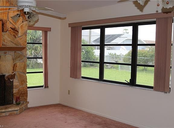 5th image of 326 NE 19th Pl