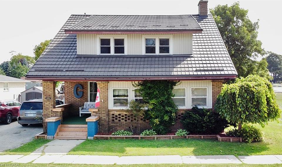 1st image of 160 William St