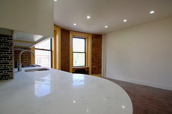 Rented by Bohemia Realty Group | media 17