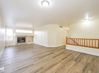 19555 E Montview Dr, Aurora, CO 80011