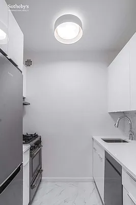 Rented by Sotheby's International Realty | media 6