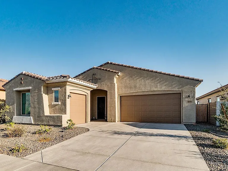 7533 S Woodchute Dr — Photo 1