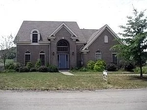 124 Congressional Ln photo 1