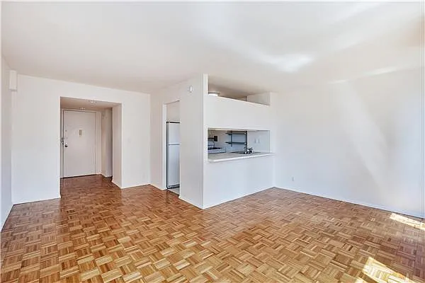 Rented by Kian Realty | media 25