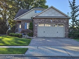 90 Saint Peters Pl, Keyport, NJ 07735