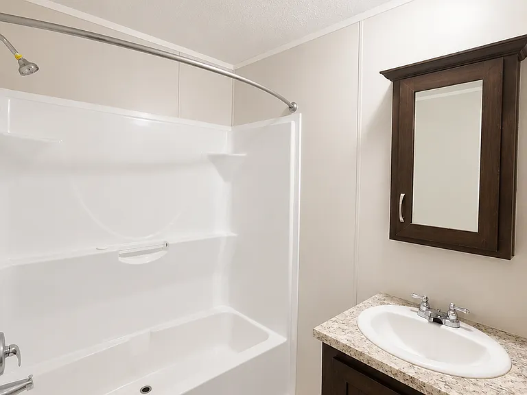 2 E Manor St #2B — Photo 3