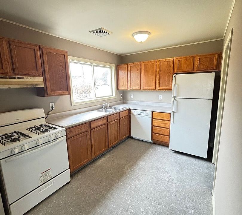 1st image of 822 W Hill St #1/2