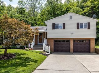 7 Hollow Dr, Canonsburg, PA 15317