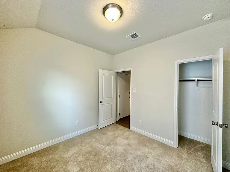 830 Old World Dr — Photo 22