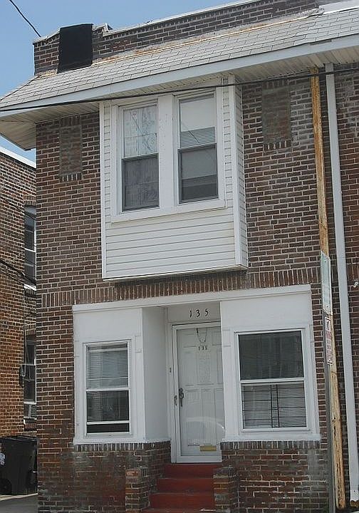 135 S Texas- End Unit