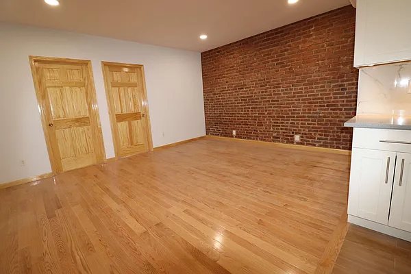 Rented by Sorensens Parkview Terrace Real Estate Inc | media 3