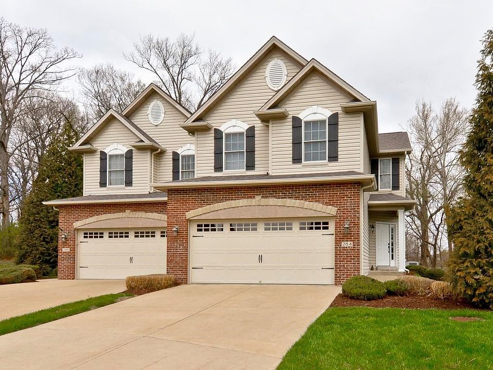 Welcome to this beautiful townhome located at the end of the cul de sac surrounded by trees!