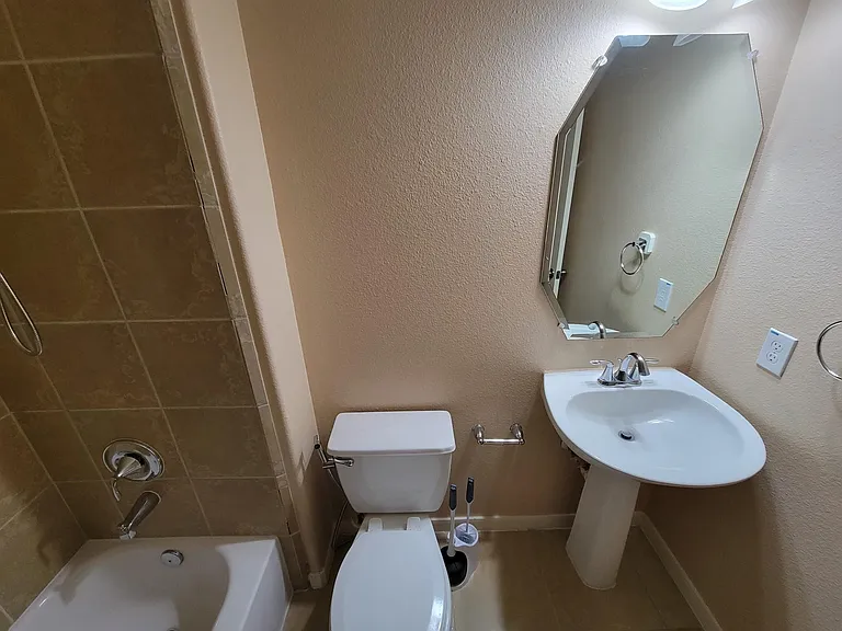 20931 Flower Croft Ct — Photo 28