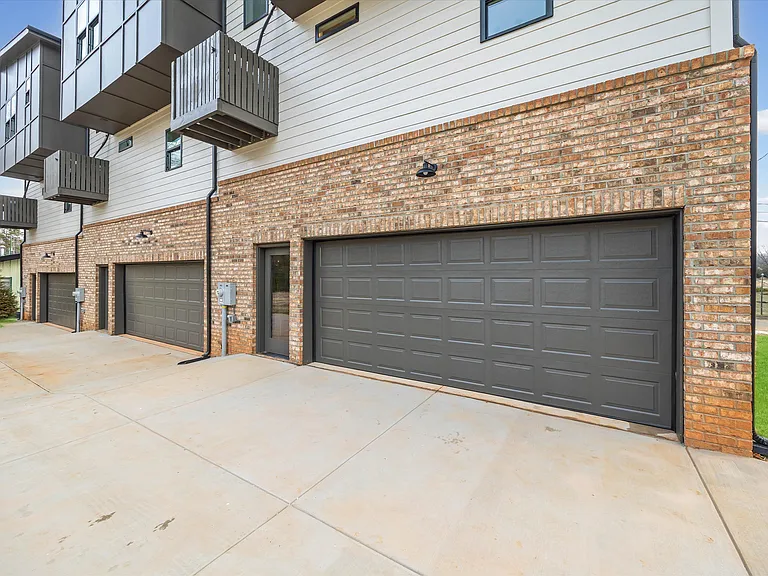 401 Lee St — Photo 17