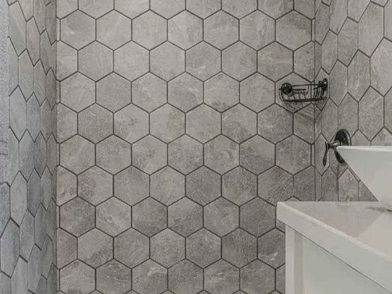 527 Bertrand St — Photo 15