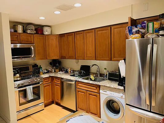 Rented by Realty Collective | media 10