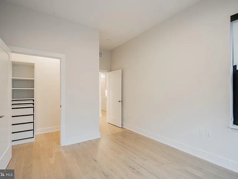 701 Swann Ave #503 — Photo 23