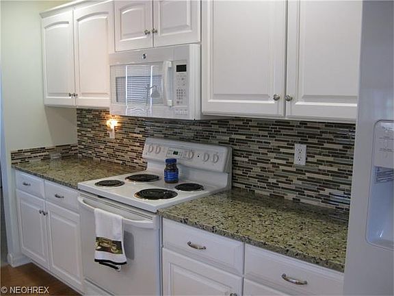3rd image of 415 W Heritage Dr