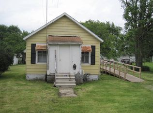 825 N D St, Monmouth, IL 61462