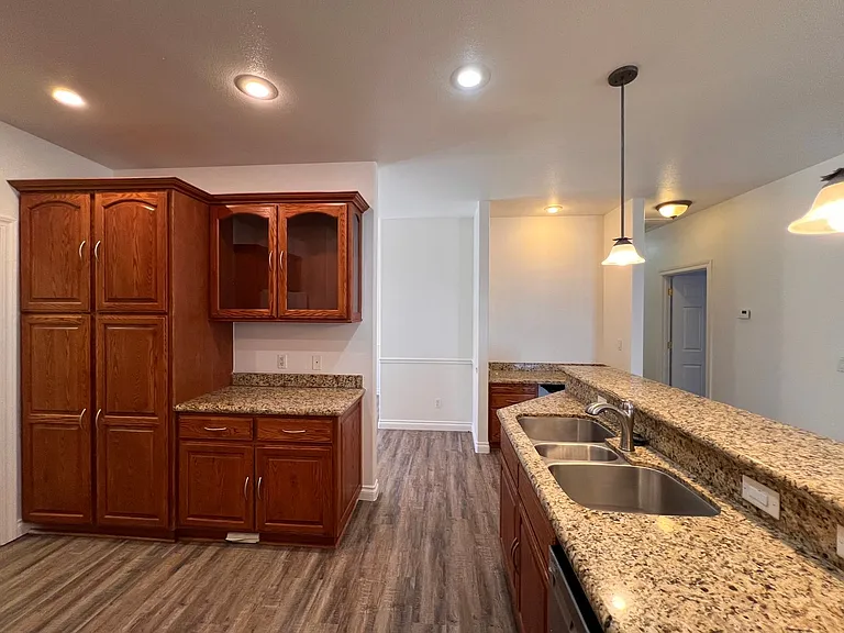524 Discovery Dr — Photo 7