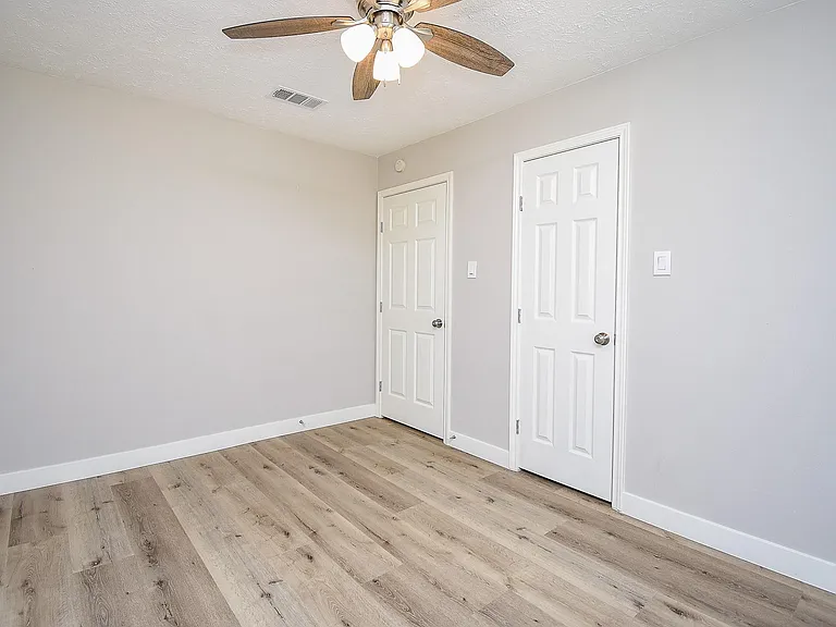 2835 Colony Dr — Photo 26