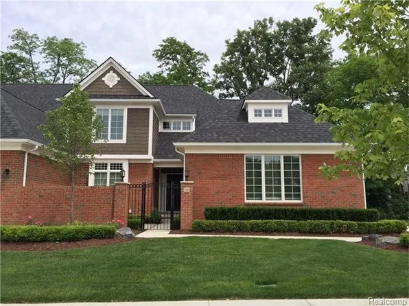 3941 Appaloosa Dr #1, Troy, MI 48084