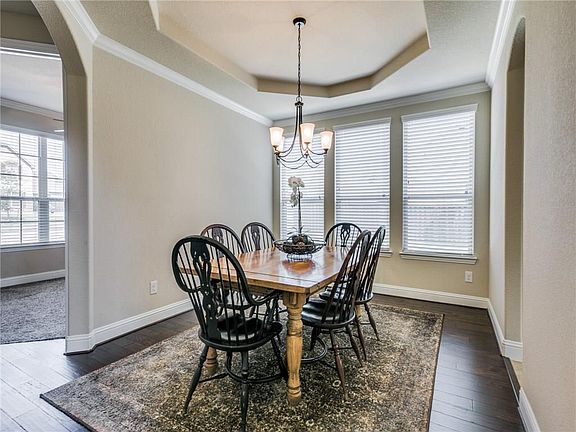 5th image of 1339 Arezzo Ln