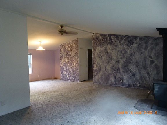 3rd image of 739 Douglas Ln