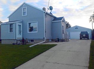 1420 S 37th St, Manitowoc, WI 54220