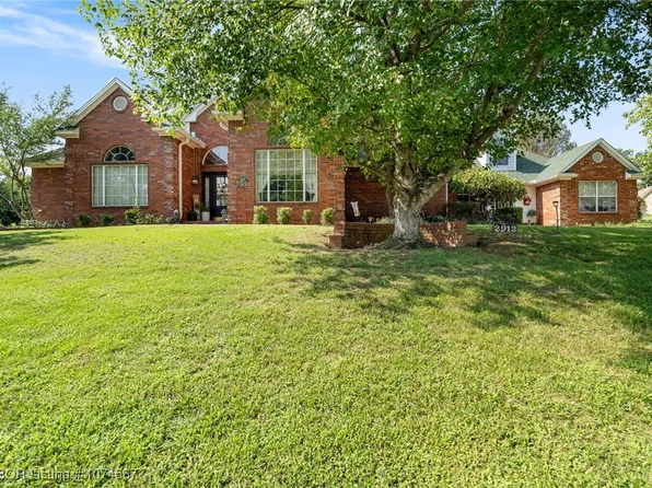 2912 Laura Ln, Van Buren, AR 72956