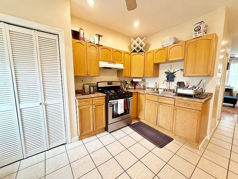 84 Webster St #3 — Photo 6