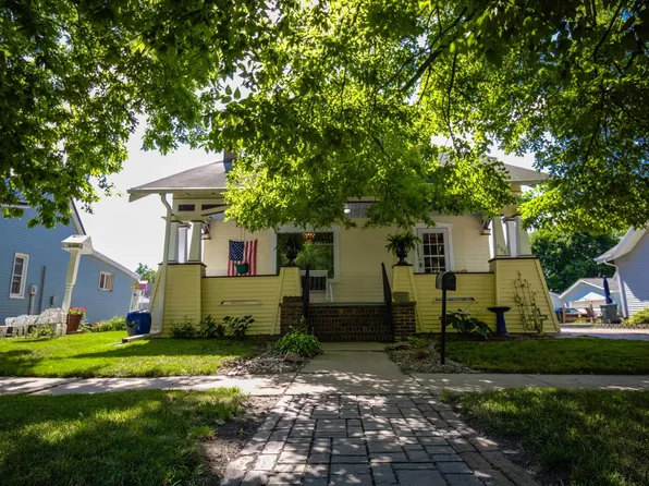 608 Locust St, La Porte City, IA 50651